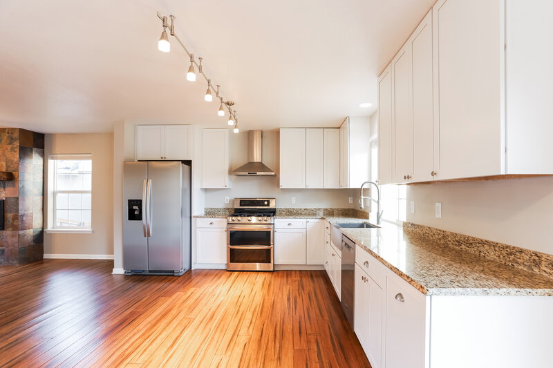 2,950/Mo, 3565 Dinosaur St Castle Rock, CO 80109 Kitchen View