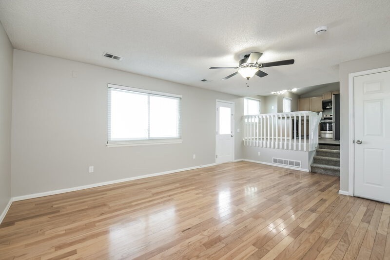 2,900/Mo, 19871 E Stanford Ave Centennial, CO 80015 Sitting Room View 2