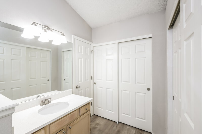 2,900/Mo, 19871 E Stanford Ave Centennial, CO 80015 Bathroom View 2