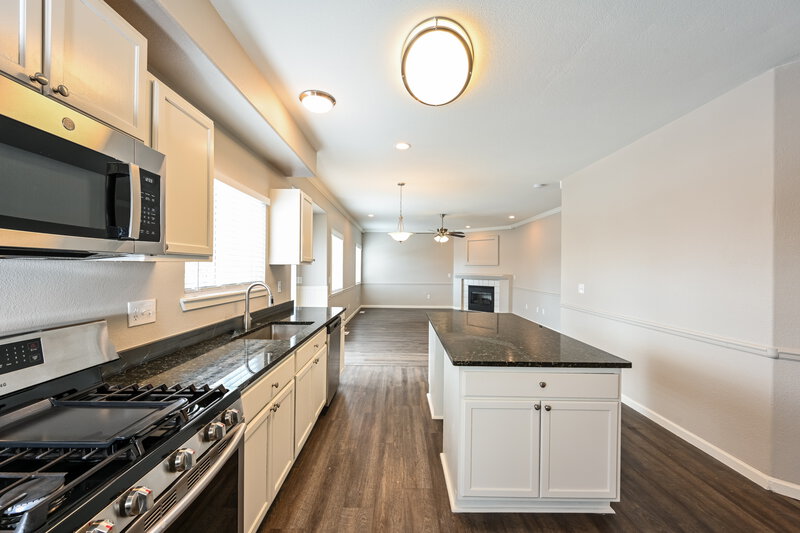 3,825/Mo, 6000 W 112th Pl Westminster, CO 80020 Kitchen View
