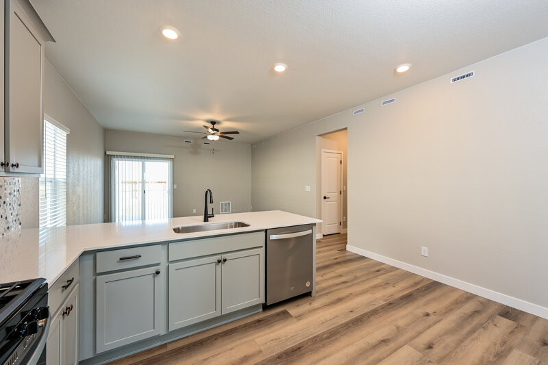 2,705/Mo, 9482 Yampa Ct Commerce City, CO 80022 Misc View 6