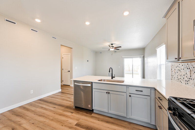2,595/Mo, 17984 E 94th Dr Commerce City, CO 80022 Kitchen View 2