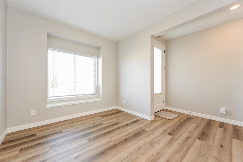 2,595/Mo, 17984 E 94th Dr Commerce City, CO 80022 Office View