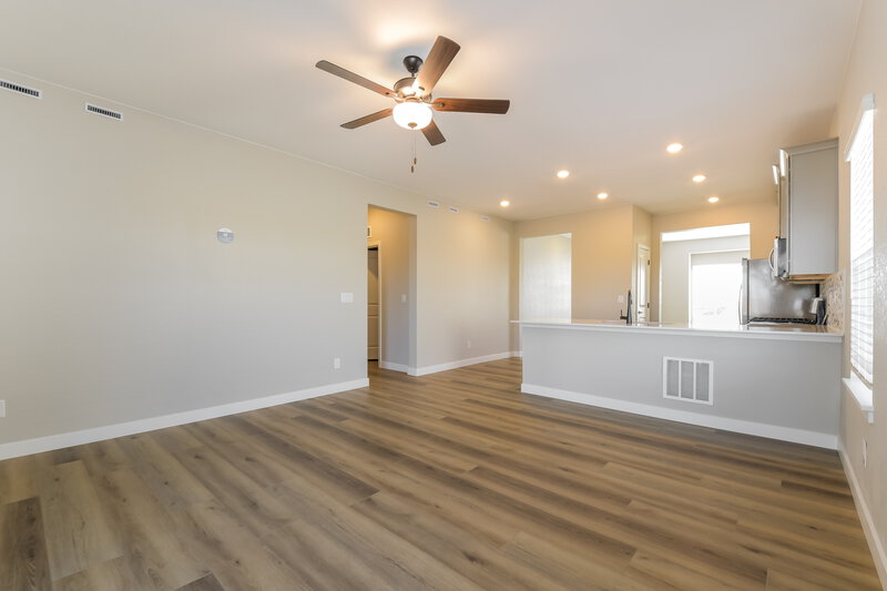 3,105/Mo, 9466 Yampa Ct Commerce City, CO 80022 Living Room View 2