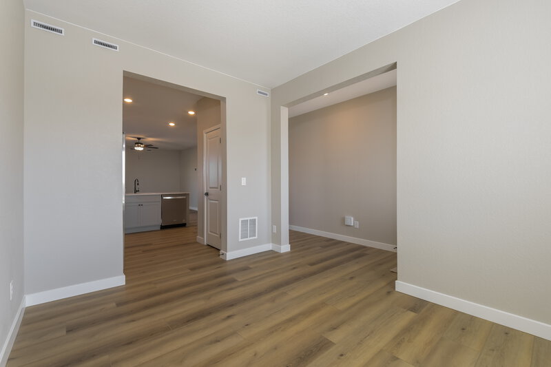 3,105/Mo, 9466 Yampa Ct Commerce City, CO 80022 Dining Room View 2