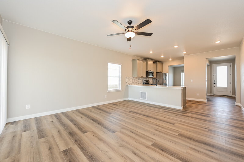 3,940/Mo, 9443 Yampa Ct Commerce City, CO 80022 Living Room View 2