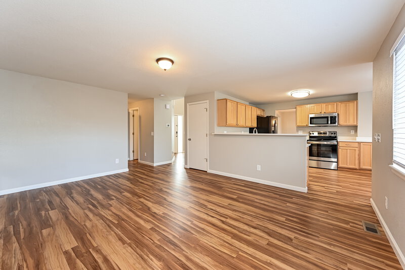 3,385/Mo, 5322 S Ukraine St Aurora, CO 80015 Living Room View 4