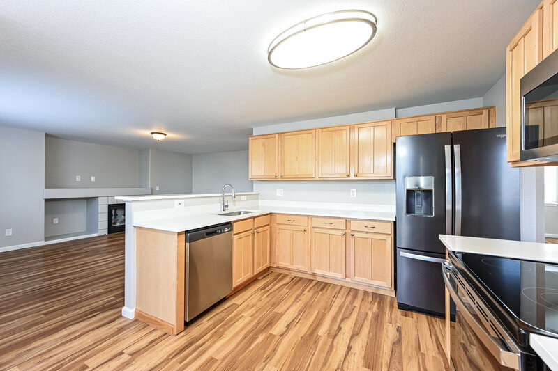 3,385/Mo, 5322 S Ukraine St Aurora, CO 80015 Kitchen View 2