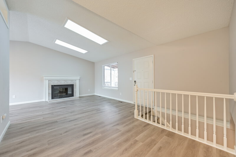 2,515/Mo, 19033 E Mansfield Dr Aurora, CO 80013 Living Room View