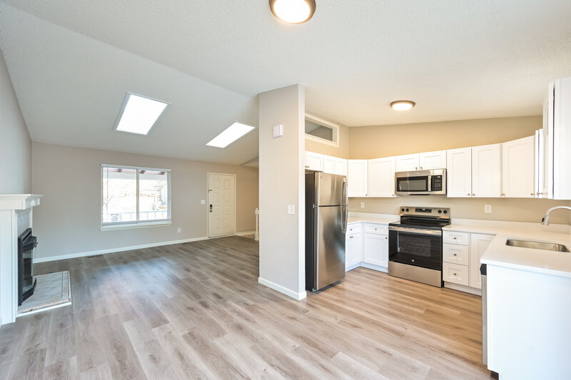 2,515/Mo, 19033 E Mansfield Dr Aurora, CO 80013 Dining Room View