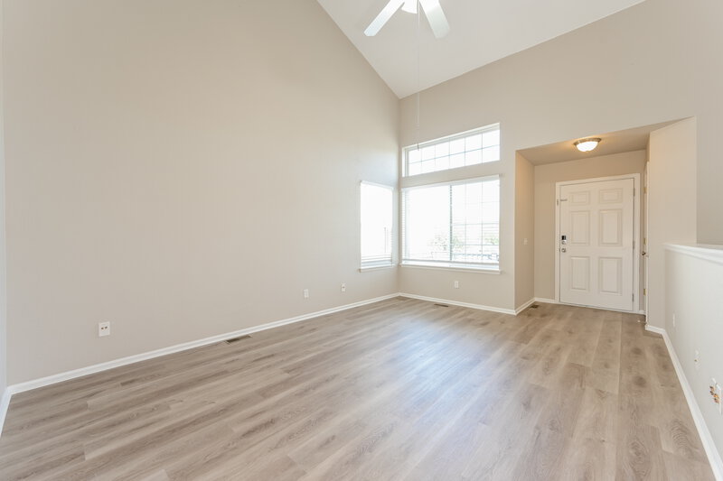 2,750/Mo, 5633 S Zante Cir Aurora, CO 80015 Living Room View