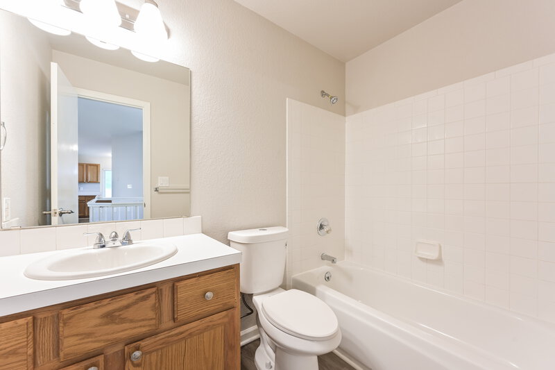 2,965/Mo, 1605 August Ln Brighton, CO 80601 Bathroom View