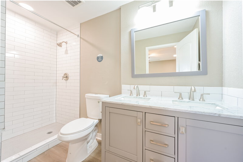 2,665/Mo, 19083 E Oberlin Dr Aurora, CO 80013 Main Bathroom View