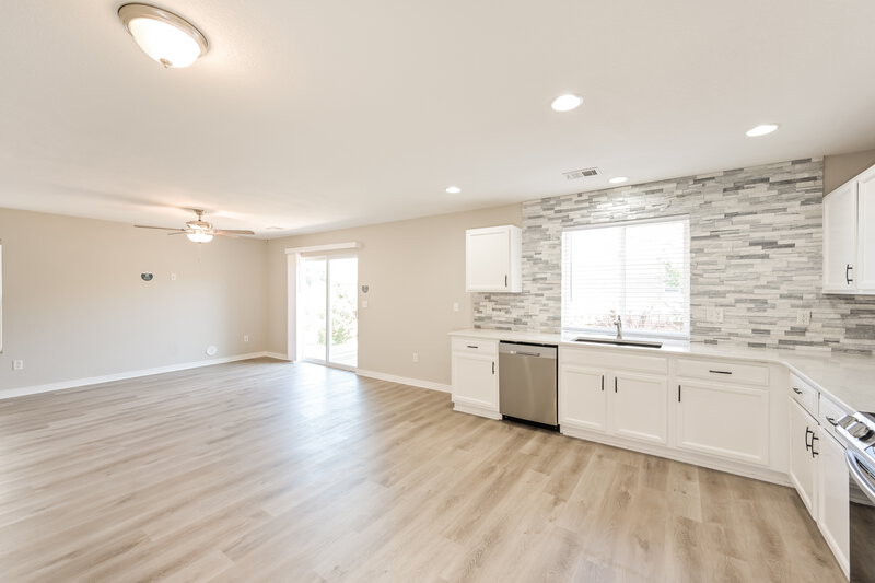 2,855/Mo, 2352 Quartz St Castle Rock, CO 80109 Kitchen View 2