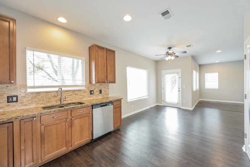 3,225/Mo, 3537 E 141st Pl Thornton, CO 80602 Kitchen View 2