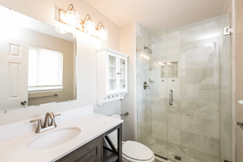 3,345/Mo, 12158 Hudson Ct Thornton, CO 80241 Main Bathroom View