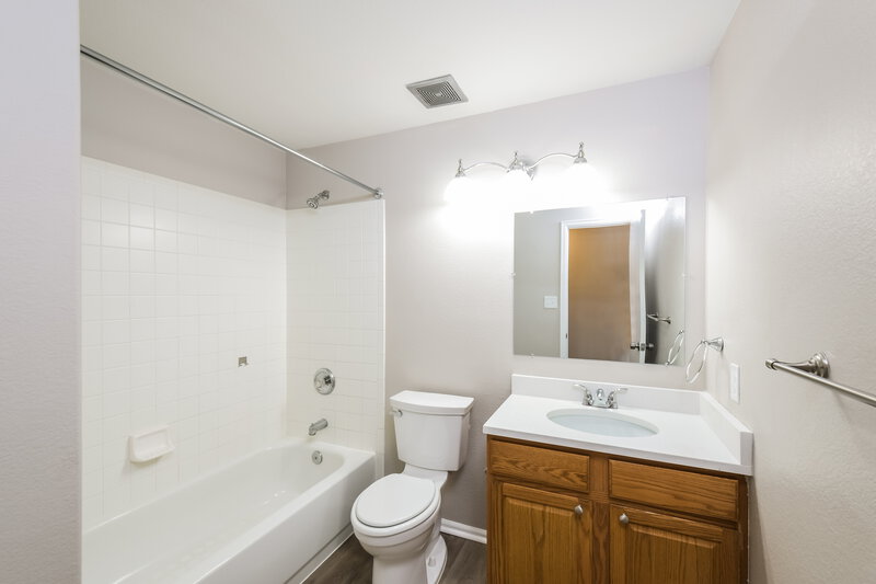 3,345/Mo, 12158 Hudson Ct Thornton, CO 80241 Bathroom View