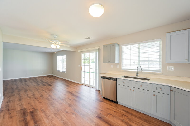 2,990/Mo, 5087 Orleans Ct Denver, CO 80249 Kitchen View