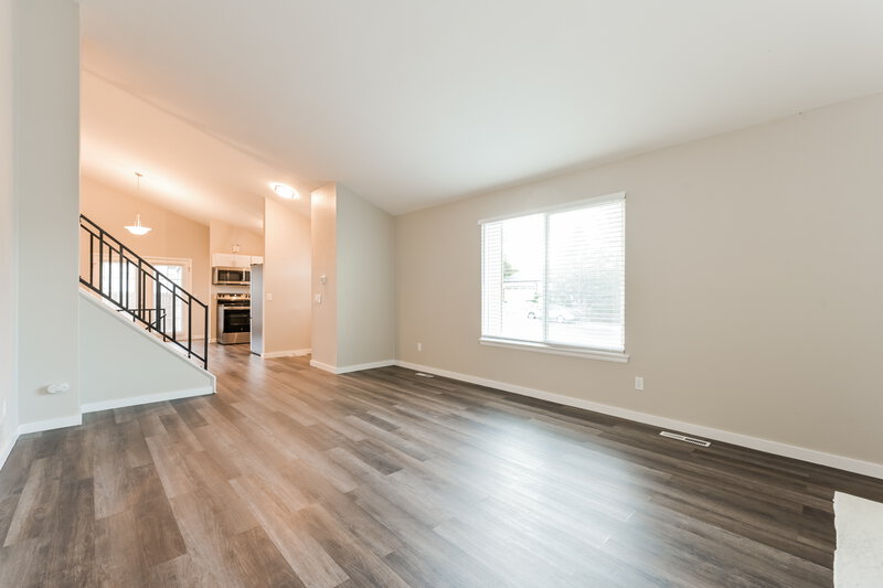 2,660/Mo, 18051 E Loyola Pl Aurora, CO 80013 Living Room View 2