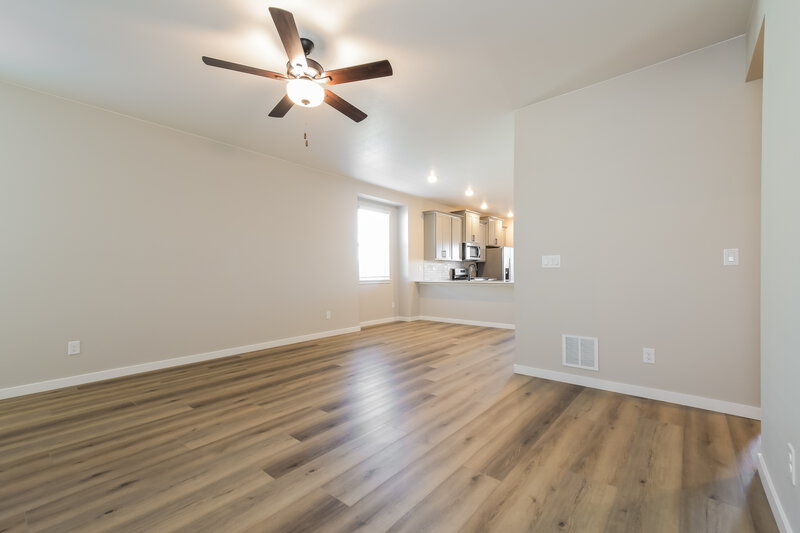 2,490/Mo, 9462 Yampa Ct Commerce City, CO 80022 Living Room View