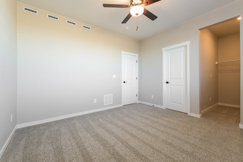 2,490/Mo, 9462 Yampa Ct Commerce City, CO 80022 Main Bedroom View