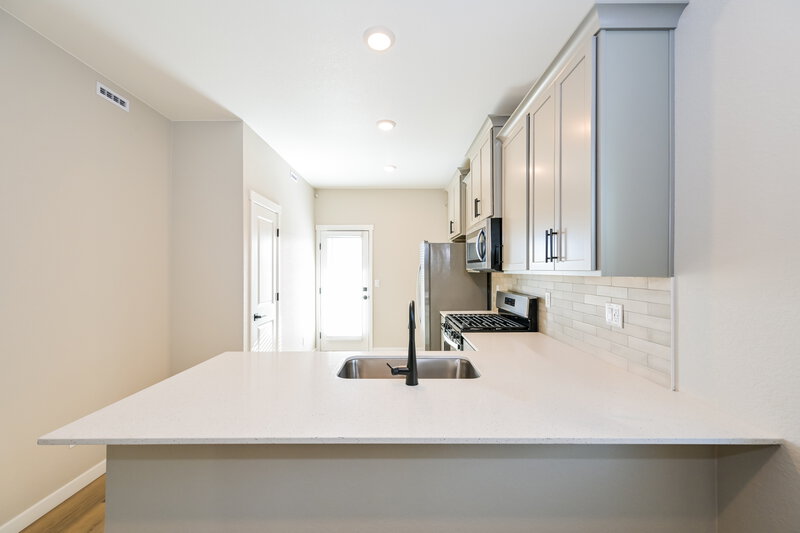 2,325/Mo, 18338 E 93rd Pl Commerce City, CO 80022 Kitchen View