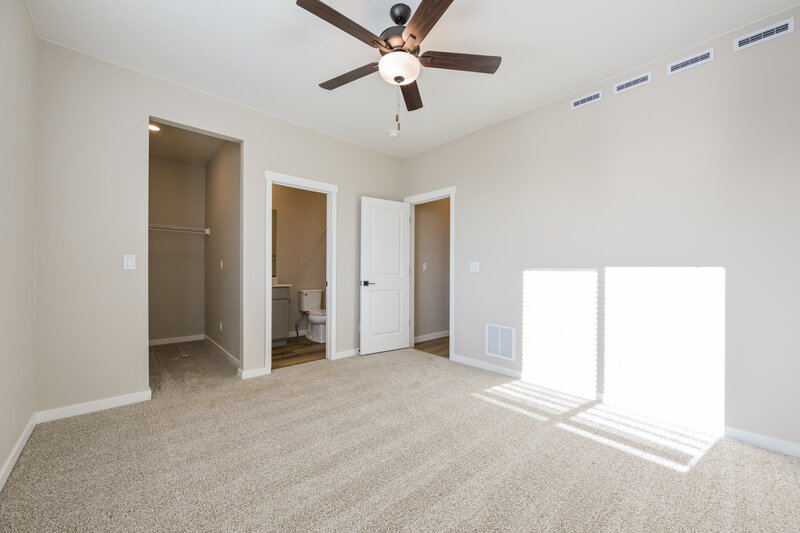 2,325/Mo, 18338 E 93rd Pl Commerce City, CO 80022 Main Bedroom View 2