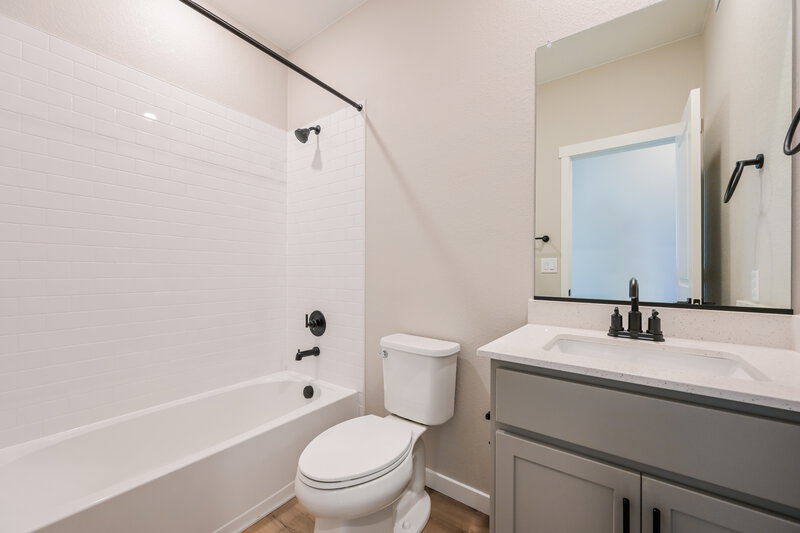 2,325/Mo, 18338 E 93rd Pl Commerce City, CO 80022 Bathroom View