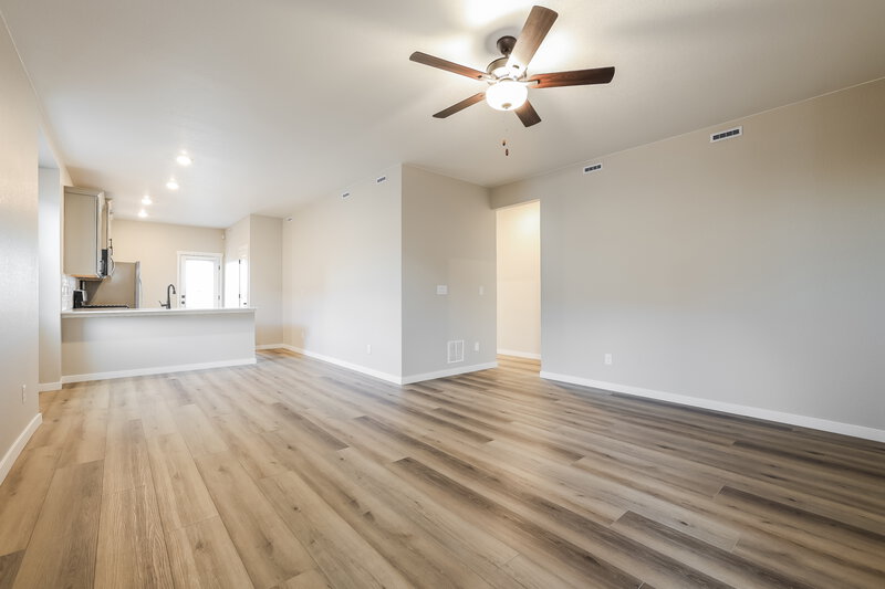 2,370/Mo, 9476 Yampa Ct Commerce City, CO 80022 Living Room View 2