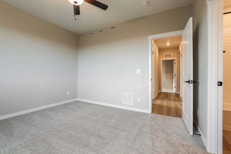 2,370/Mo, 9476 Yampa Ct Commerce City, CO 80022 Main Bedroom View 2