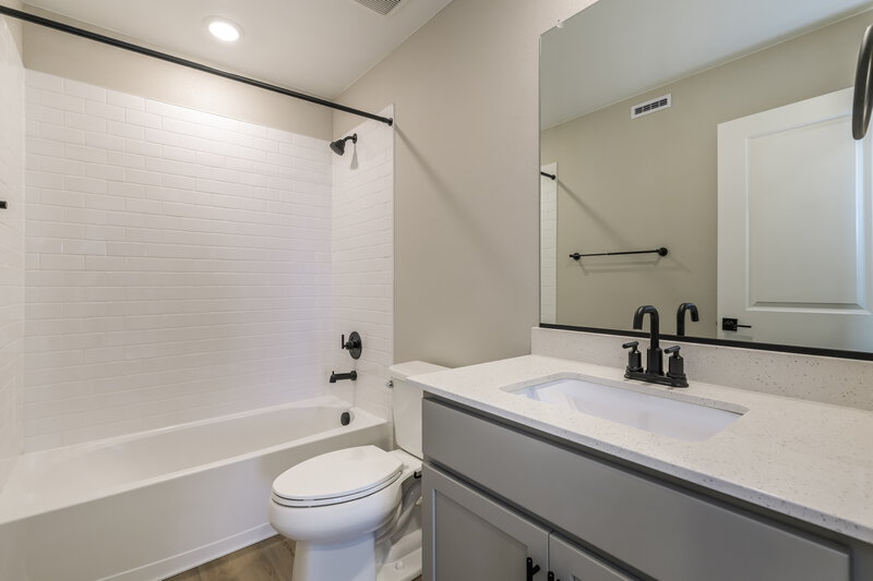 2,895/Mo, 9484 Yampa St Commerce City, CO 80022 Bathroom View 2