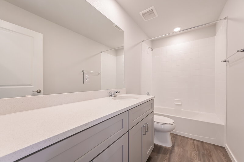 2,645/Mo, 1399 Orchard St Brighton, CO 80601 Bathroom View