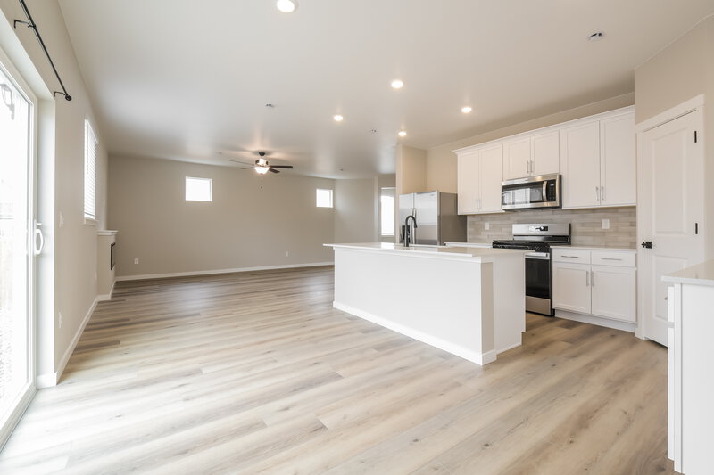 3,280/Mo, 9481 Yampa St Commerce City, CO 80022 Dining Room View