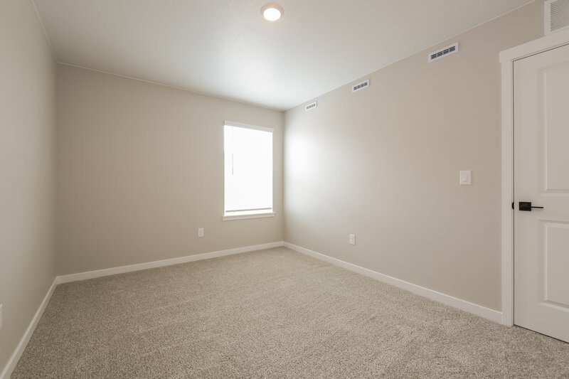 3,280/Mo, 9481 Yampa St Commerce City, CO 80022 Bedroom View