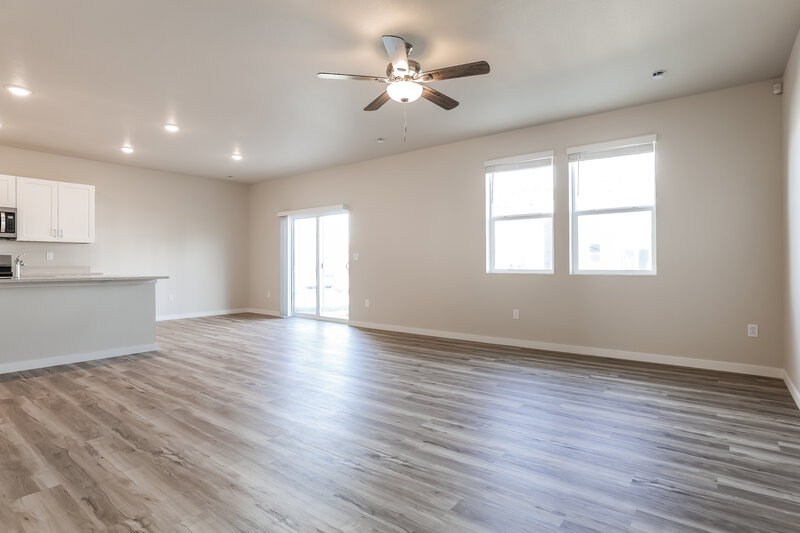 2,570/Mo, 2154 Flower Blossom Ave Brighton, CO 80601 Living Room View 2