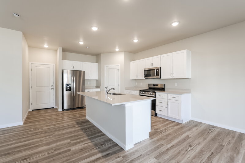 2,570/Mo, 2154 Flower Blossom Ave Brighton, CO 80601 Kitchen View 2