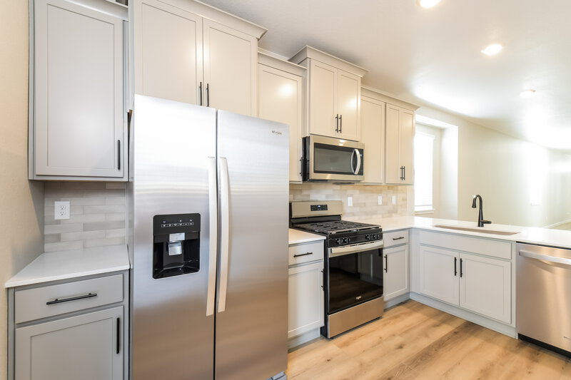 2,330/Mo, 9404 Yampa St Commerce City, CO 80022 Kitchen View