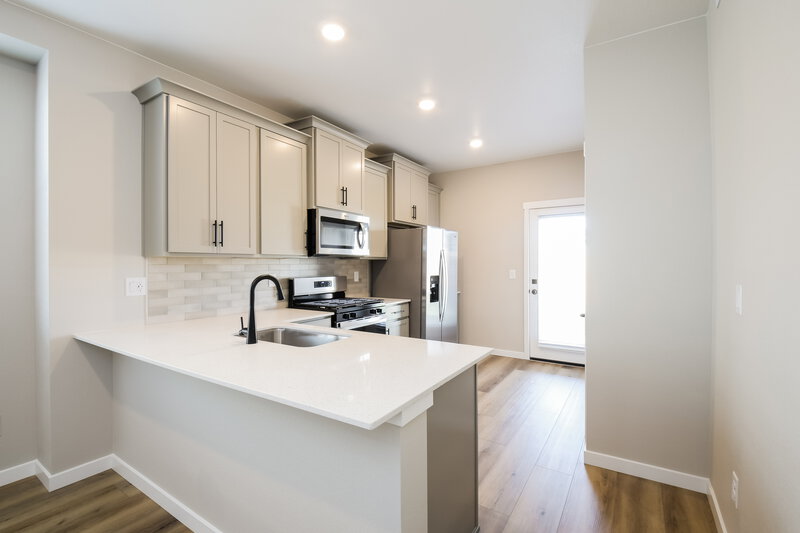 2,380/Mo, 9468 Yampa St Commerce City, CO 80022 Kitchen View