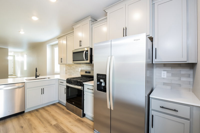 2,380/Mo, 9468 Yampa St Commerce City, CO 80022 Kitchen View 2