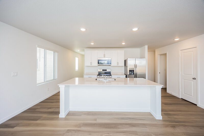 2,270/Mo, 8954 Blue Feather Loop Colorado Springs, CO 80908 Kitchen View