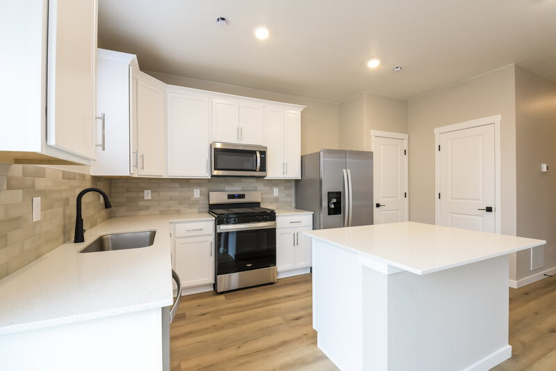 2,960/Mo, 9465 Yampa St Commerce City, CO 80022 Misc View 6