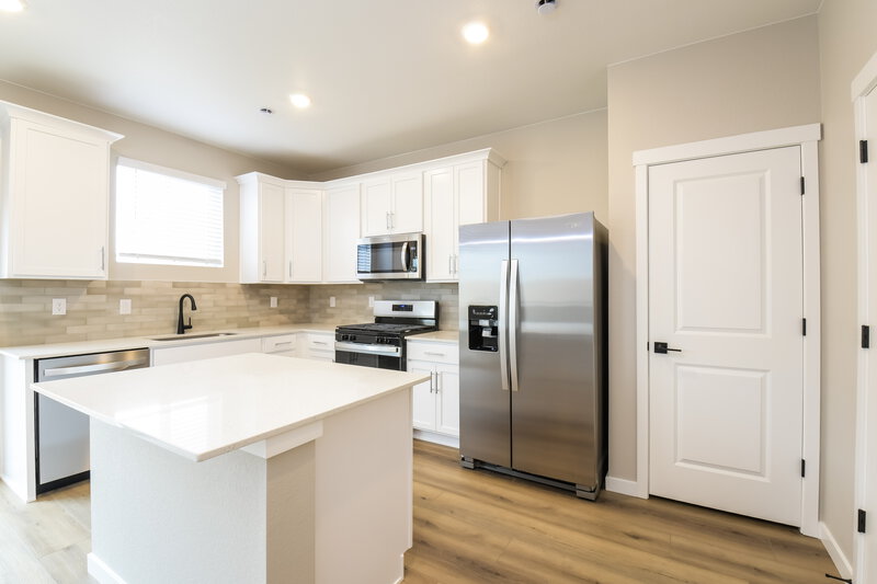 2,960/Mo, 9465 Yampa St Commerce City, CO 80022 Misc View 7