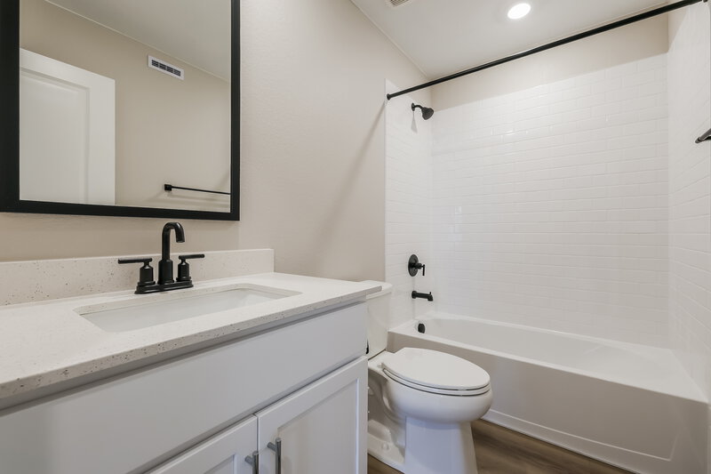 2,980/Mo, 17900 E 94th Ave Commerce City, CO 80022 Bathroom View