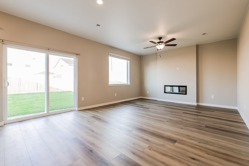 2,980/Mo, 17939 E 93rd Pl Commerce City, CO 80022 Living Room View