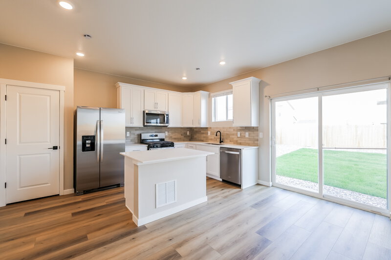 2,980/Mo, 17939 E 93rd Pl Commerce City, CO 80022 Kitchen View 2
