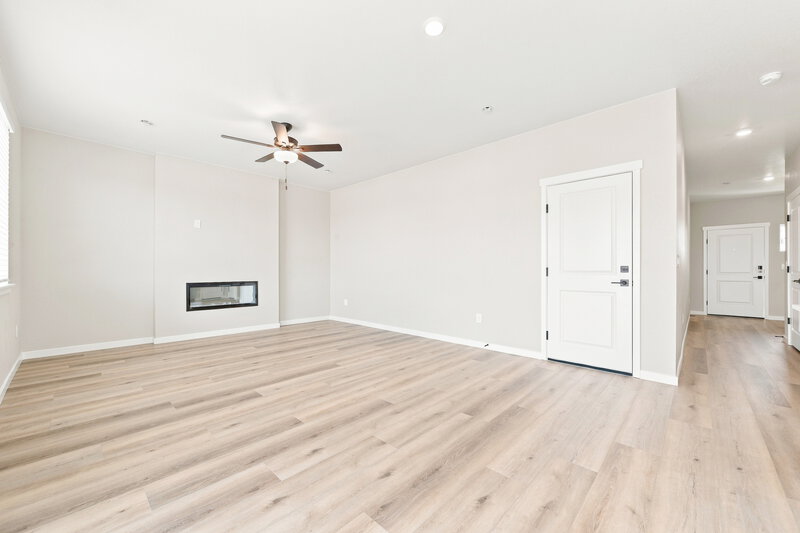 2,835/Mo, 17733 E 94th Pl Commerce City, CO 80022 Living Room View