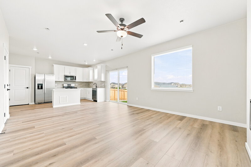 2,835/Mo, 17733 E 94th Pl Commerce City, CO 80022 Living Room View 2