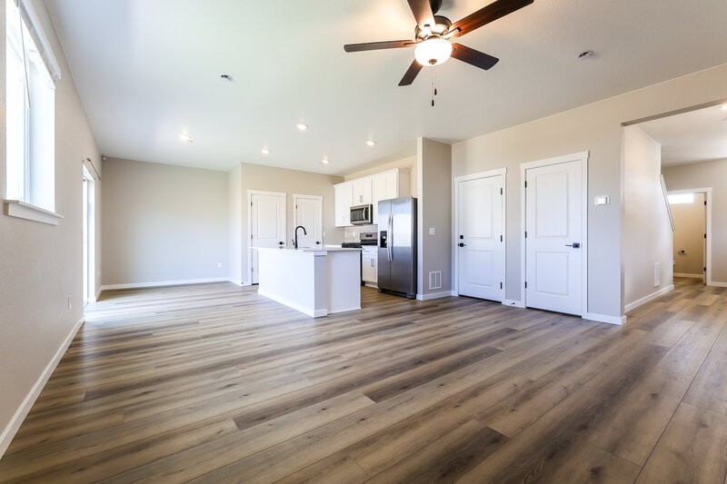 3,190/Mo, 17915 E 94th Ave Commerce City, CO 80022 Living Room View