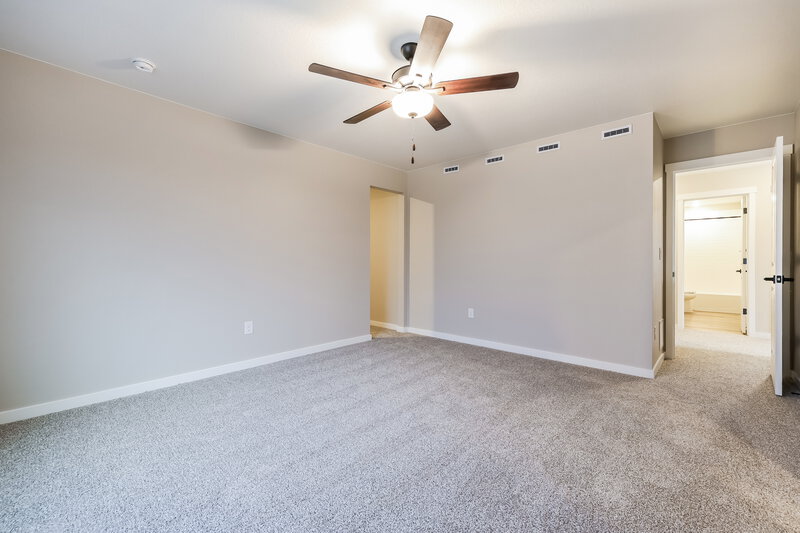 2,950/Mo, 17860 E 94th Ave Commerce City, CO 80022 Main Bedroom View