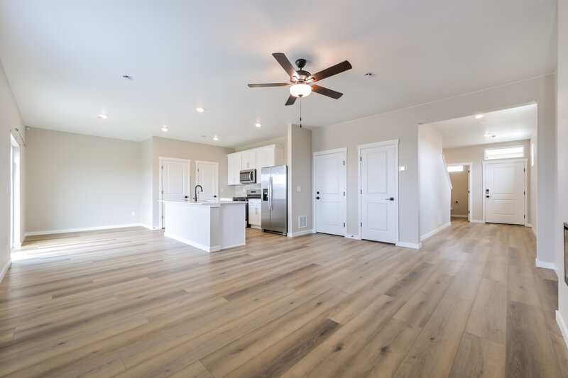 2,950/Mo, 9389 Telluride Court Commerce City, CO 80022 Living Room View 2
